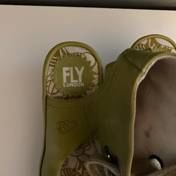 London Fly Sandals - Picture 2 of 4